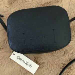 BNWT CALVIN KLEIN CROSSBODY
